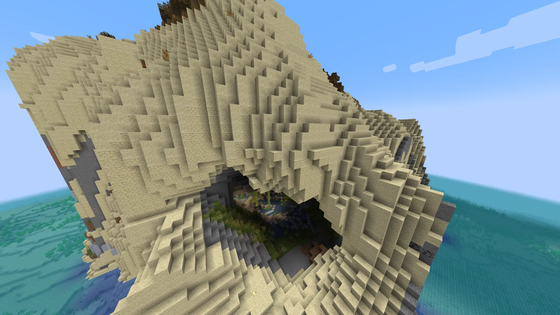 ドクロの目から見える緑豊かな洞窟内部|冒険におすすめの神シード